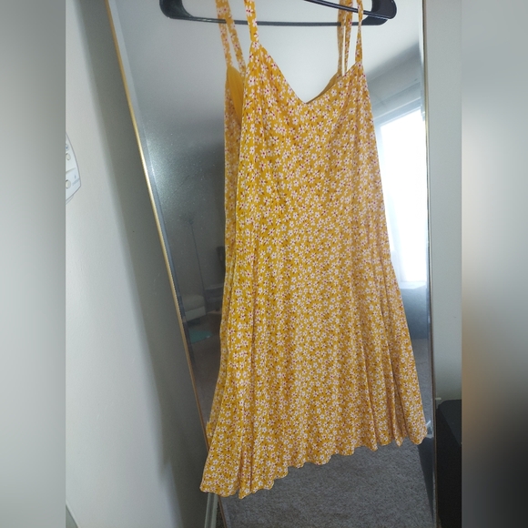 Dress - Picture 6 of 7